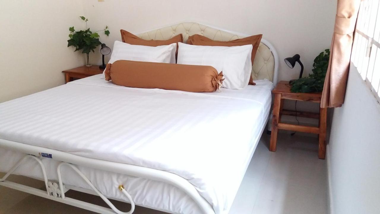 Dutch Hosted B&B, ABC Phnom Penh Exterior foto